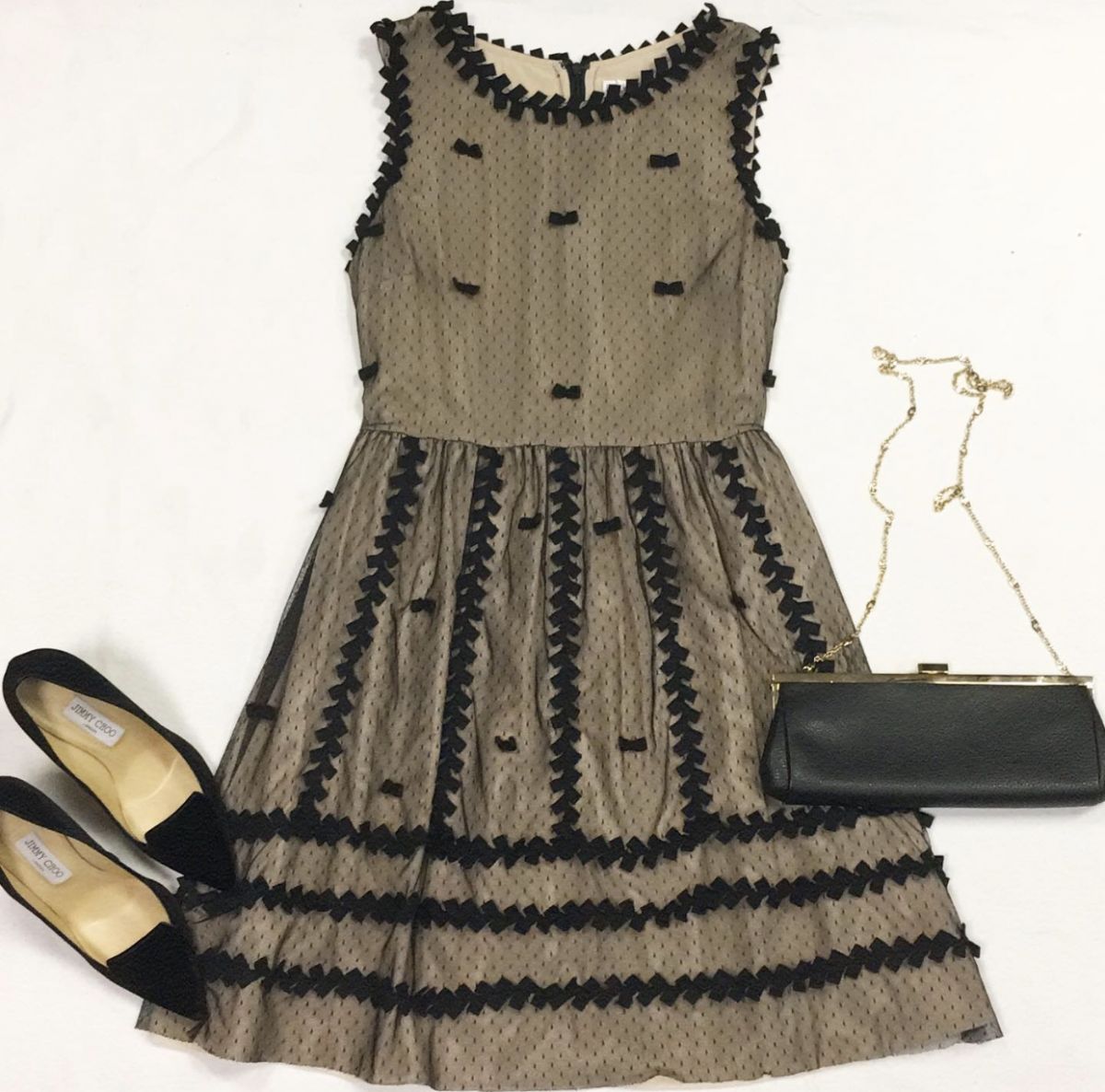 Платье RED VALENTINO  размер 38-40 цена 7 693 рубТуфли JIMMYCHOO размер 38 цена 10 770 рубКлатч RED VALENTINO 