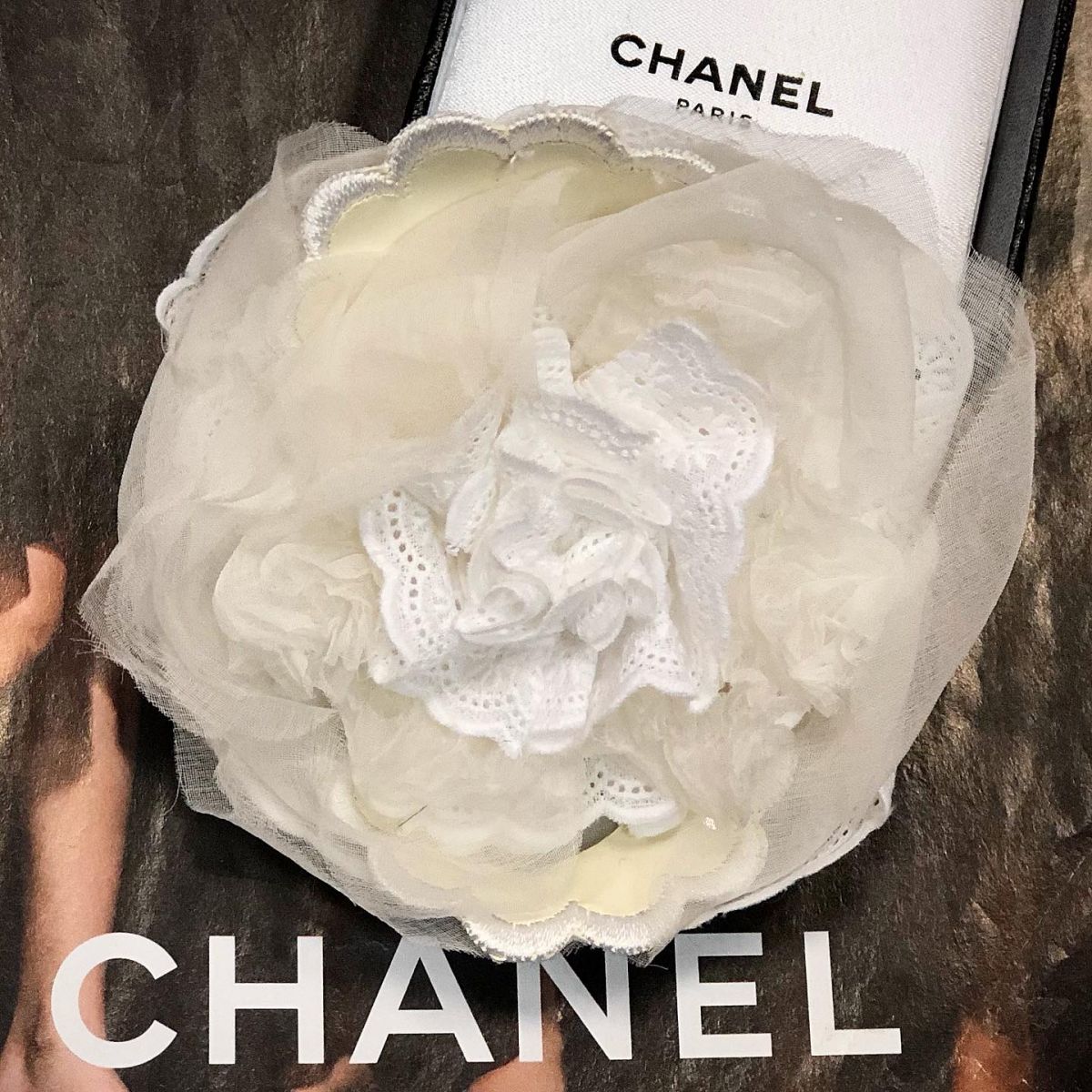 Брошка Chanel  цена 10 770 руб 