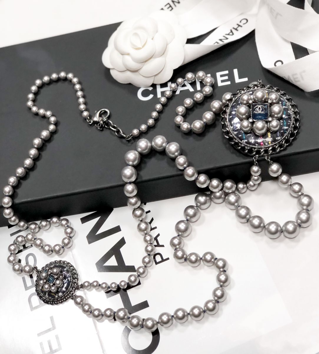 Бусы /жемчуг/ камни/ Chanel цена 184 620 руб /в коробке / 