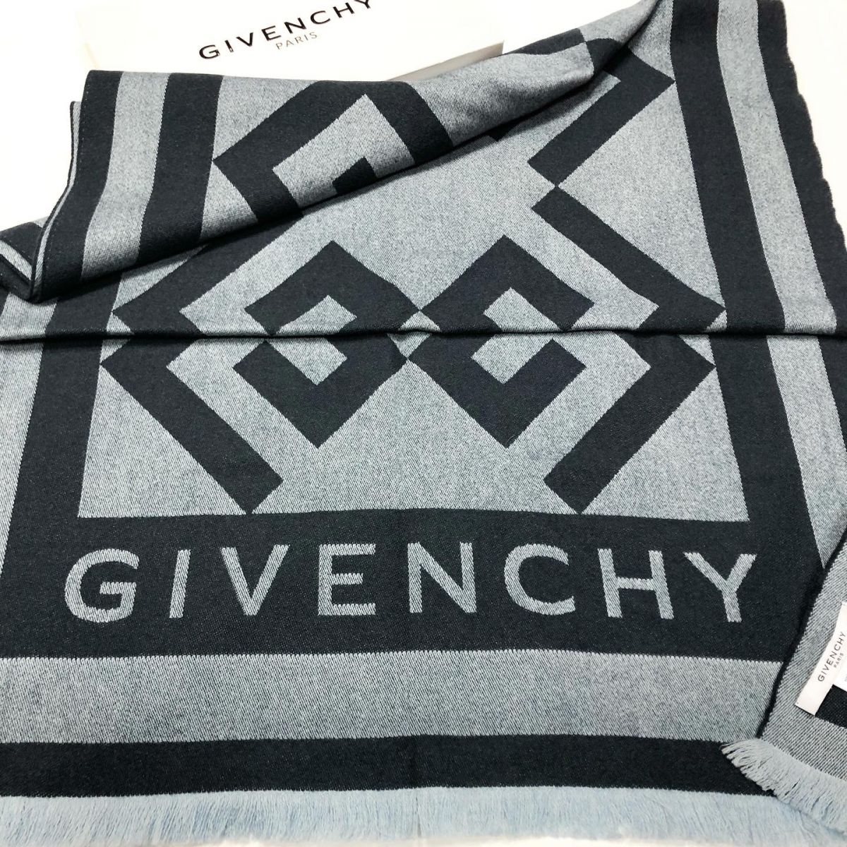 Палантин GIVENCHY размер 250/65 цена 7 693 руб 