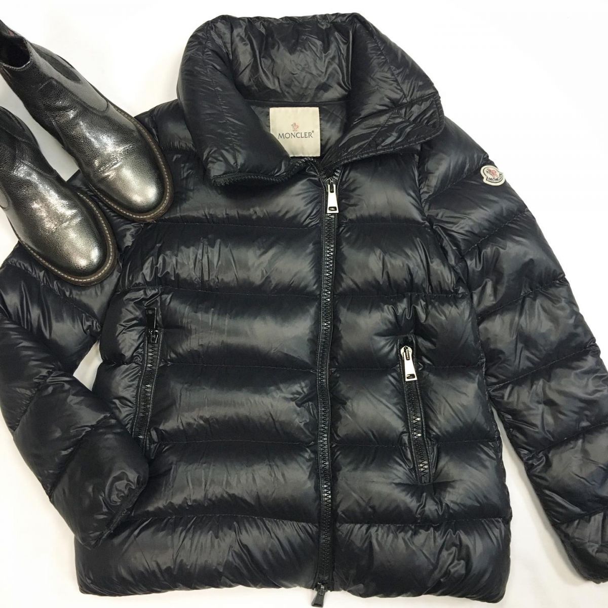 Пуховик Moncler  размер 1 цена 23 078 руб Ботинки Brunello Cucinelli  размер 38.5 цена 18 462 руб