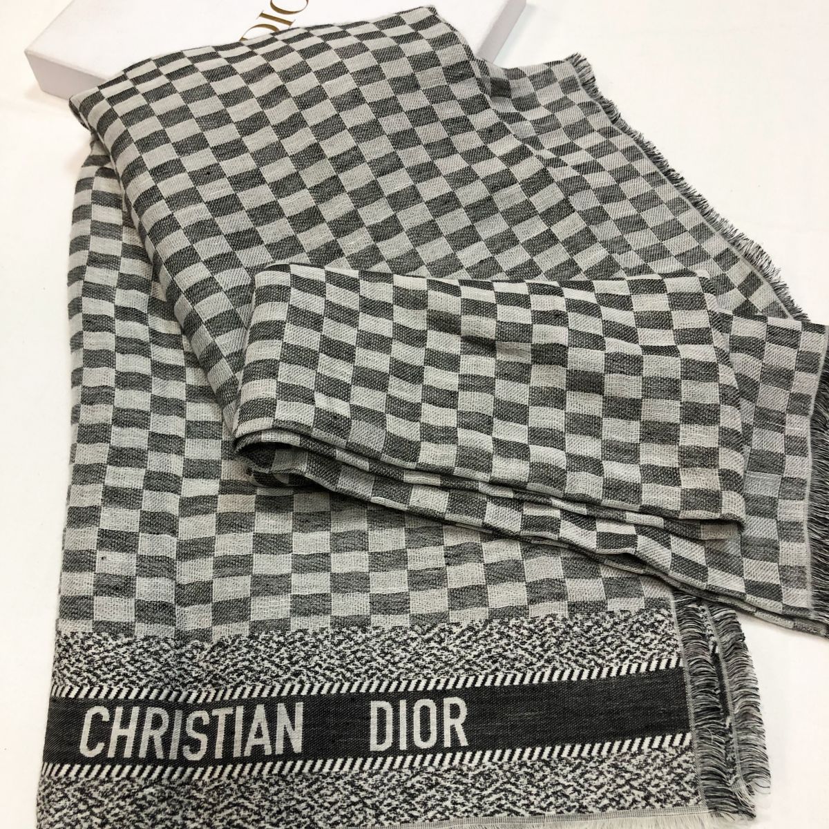 Палантин Christian Dior размер 185/100 цена 23 078 руб