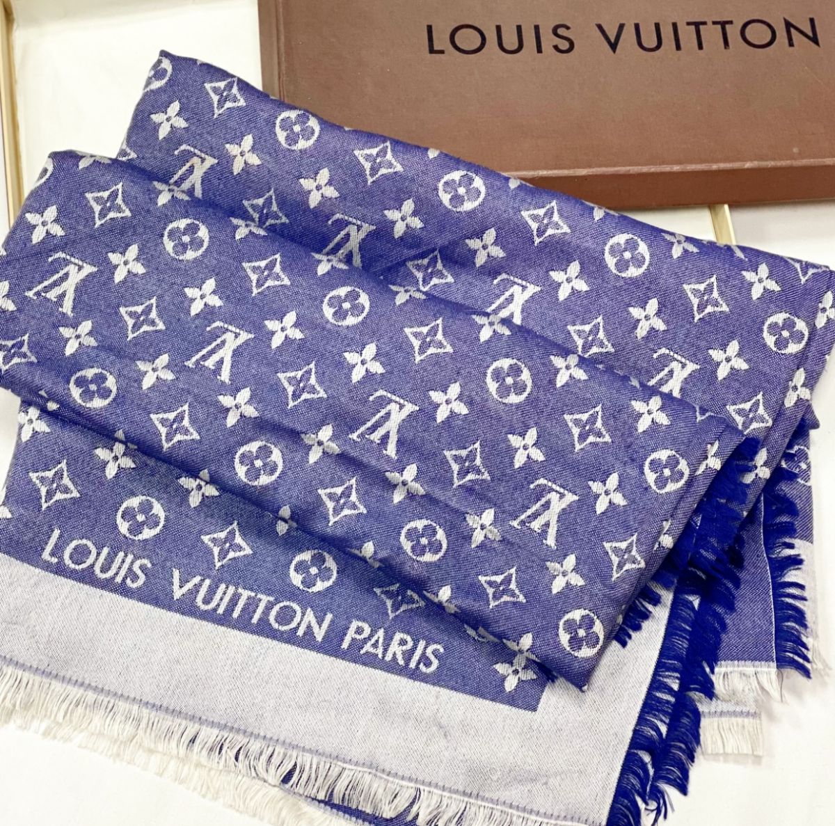 
Шаль Louis Vuitton размер 140/140 цена 23 078 руб 