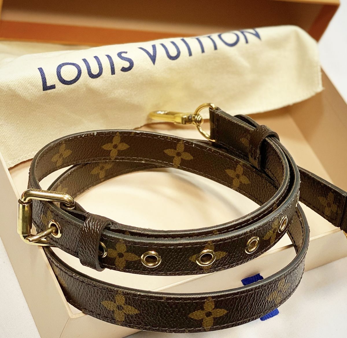 Ремень для сумки Louis Vuitton цена 26 155 руб 