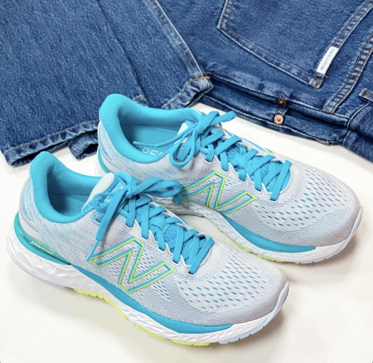 Кроссовки New Balance размер 40.5 цена 9 231 руб 