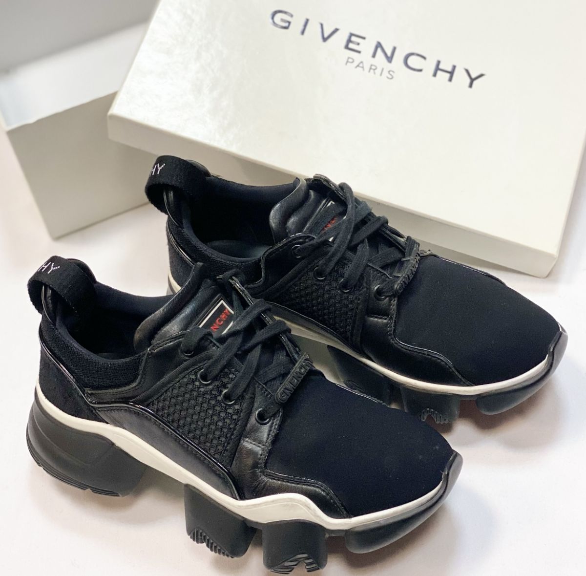 Кроссовки Givenchy размер 40.5 цена 12 308 руб 