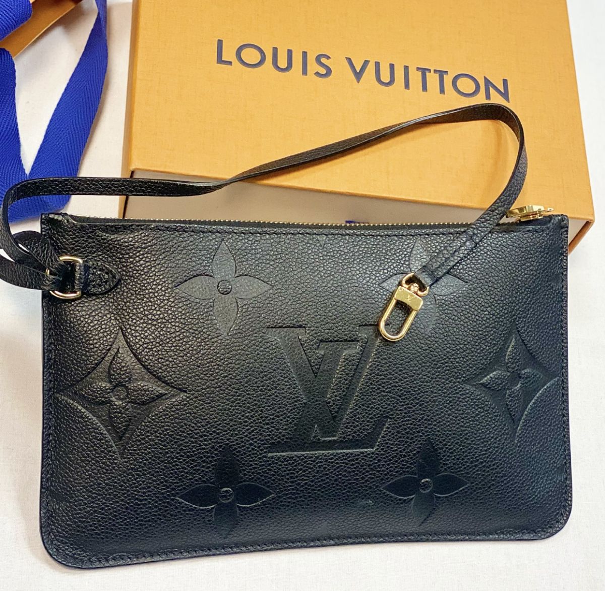 Клатч Louis Vuitton размер 25/15 цена 30 770 руб 