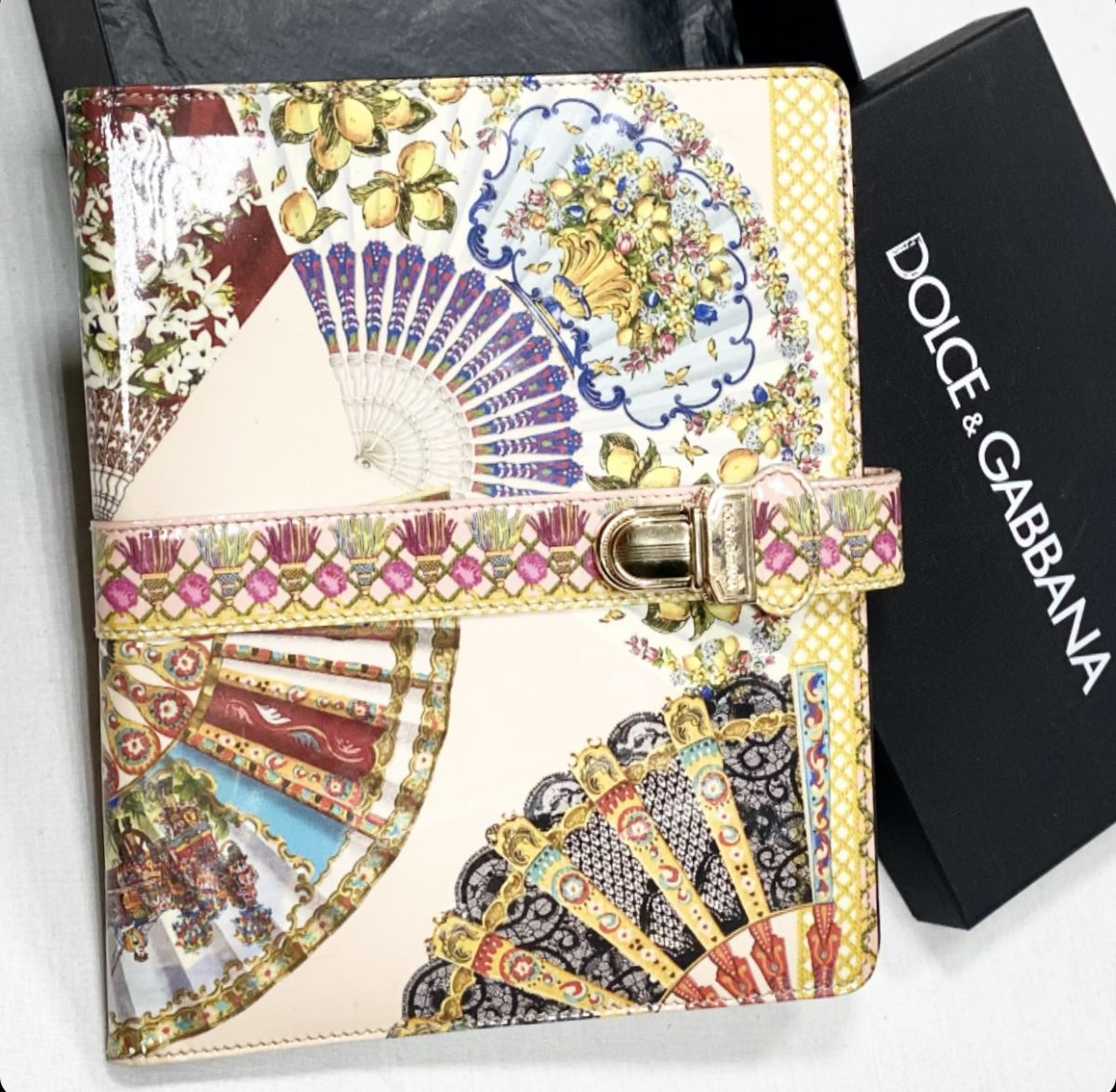 Чехол для айпада Dolce Gabbana цена 9 231 руб 