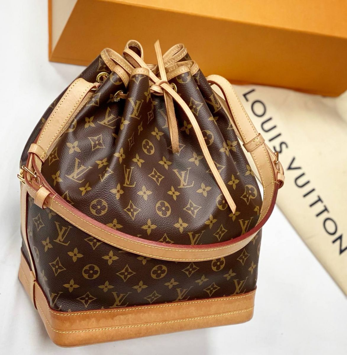 Сумка Louis Vuitton размер 27/35 цена 140 895 руб