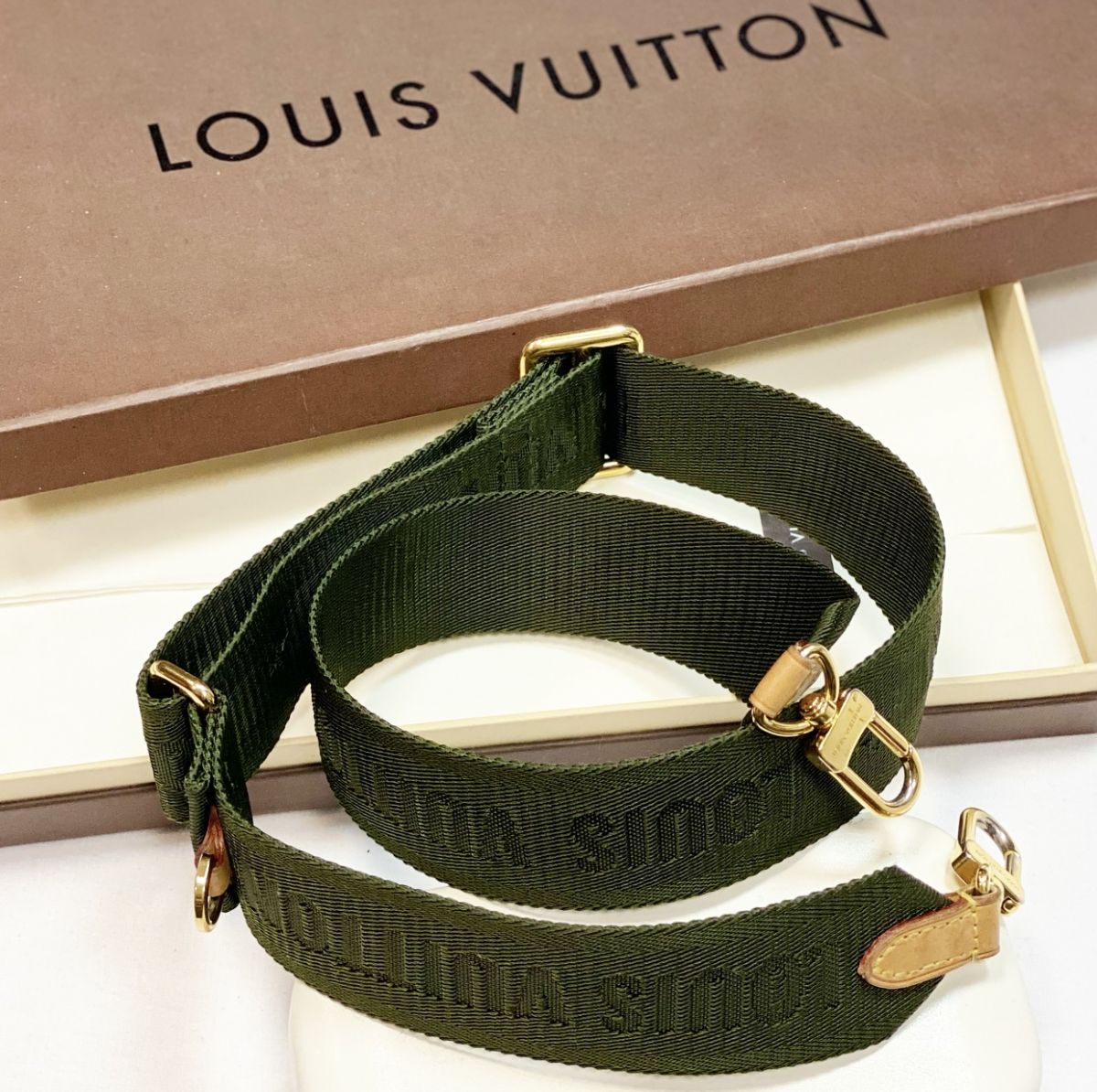 Ремень на сумку Louis Vuitton цена 30 770 руб 