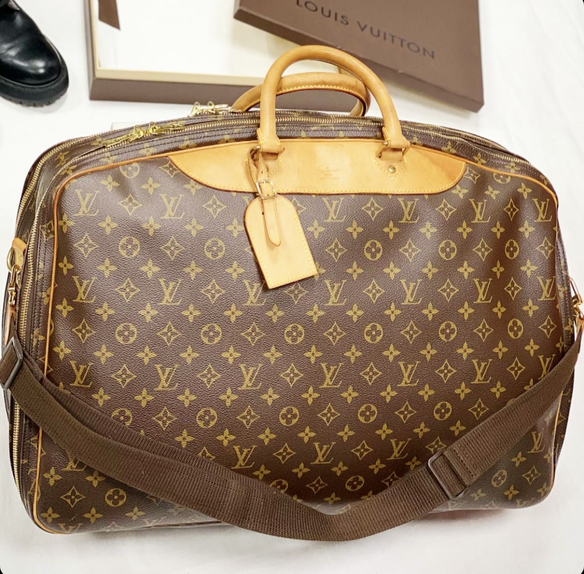 Сумка / дорожная / Louis Vuitton размер 55/35 цена 92 320 руб