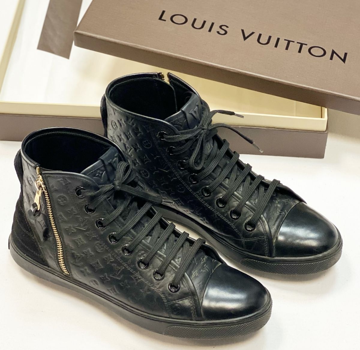 Кеды Louis Vuitton размер 38.5 цена 15 385 руб 