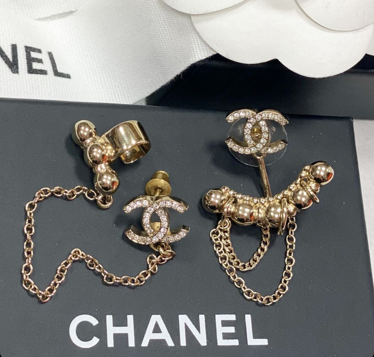 Серьги - пусеты каф Chanel цена 61 540 руб 