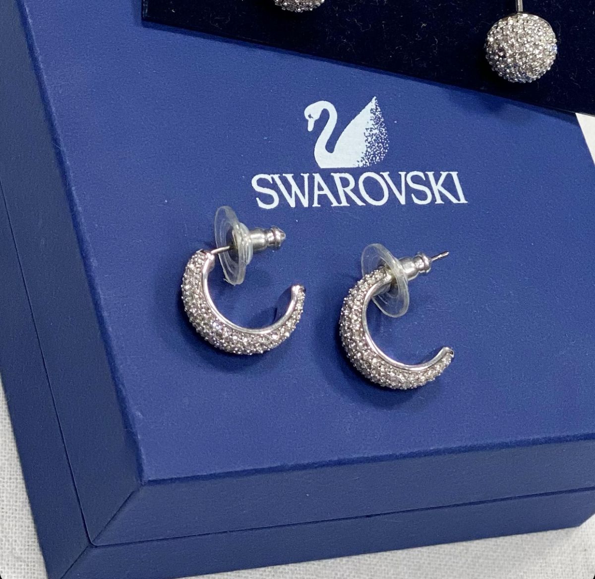 Серьги Swarovski цена 4 616 руб 