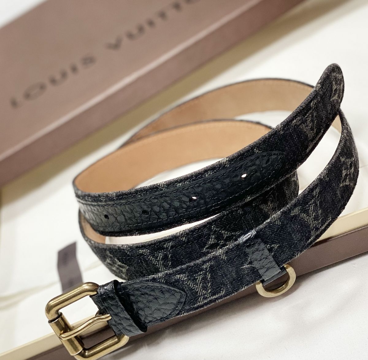 Ремень Louis Vuitton размер 100/40 цена 15 385 руб 