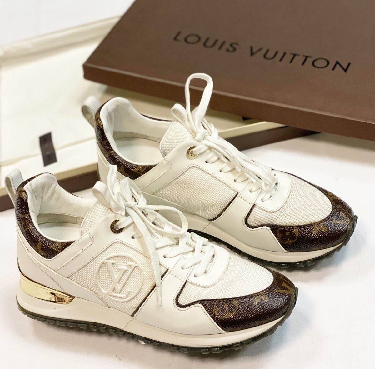 Кроссовки Louis Vuitton размер 37.5 цена 30 770 руб