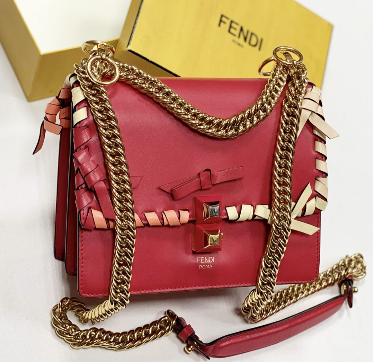 Сумка Fendi размер 20/15 цена 49 232 руб 