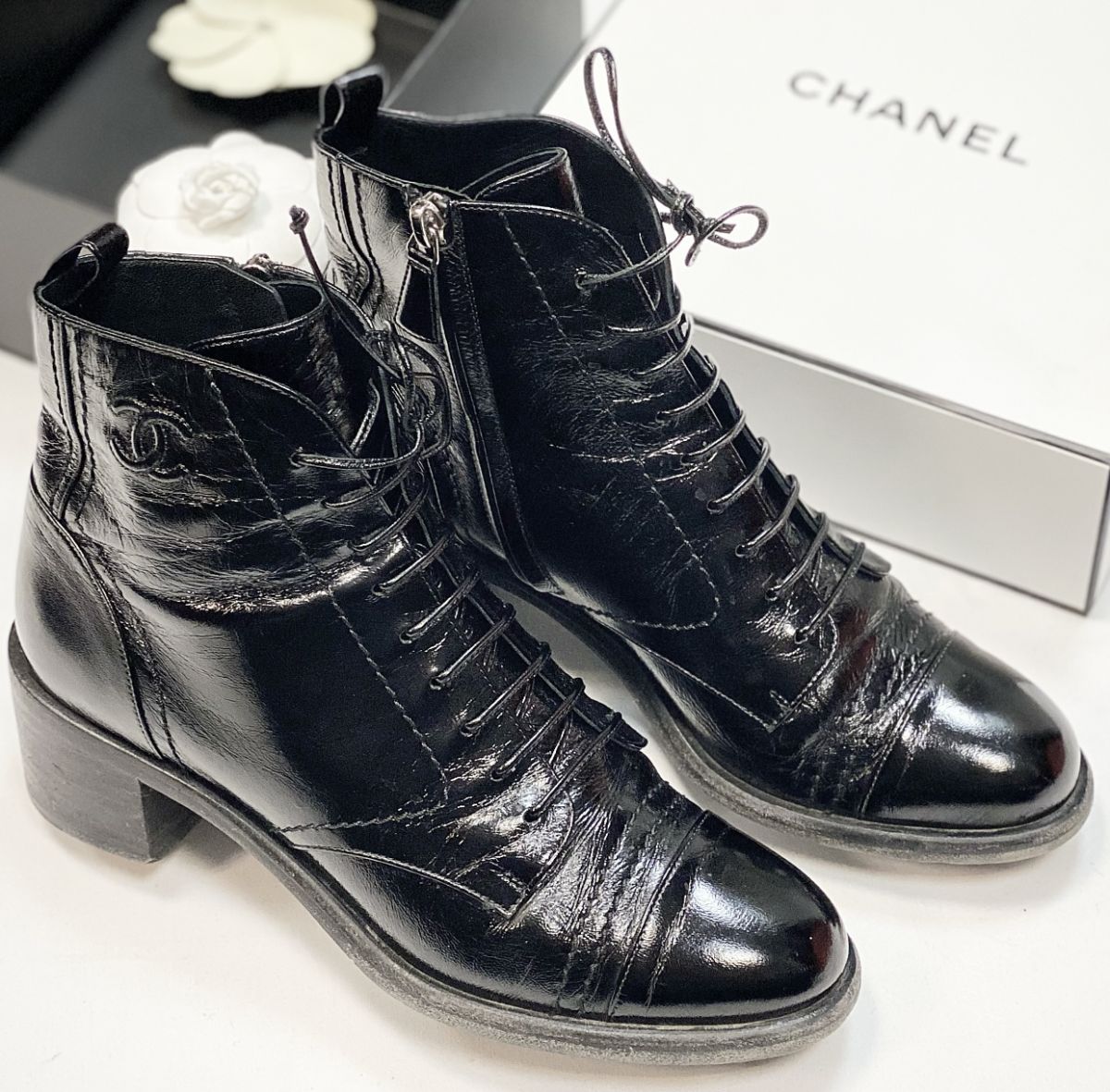 
Ботинки Chanel размер 39 цена 23 078 руб 