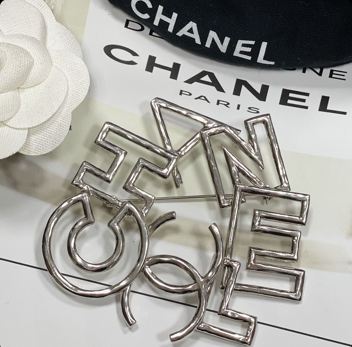 Брошка Chanel цена 50 771 руб 