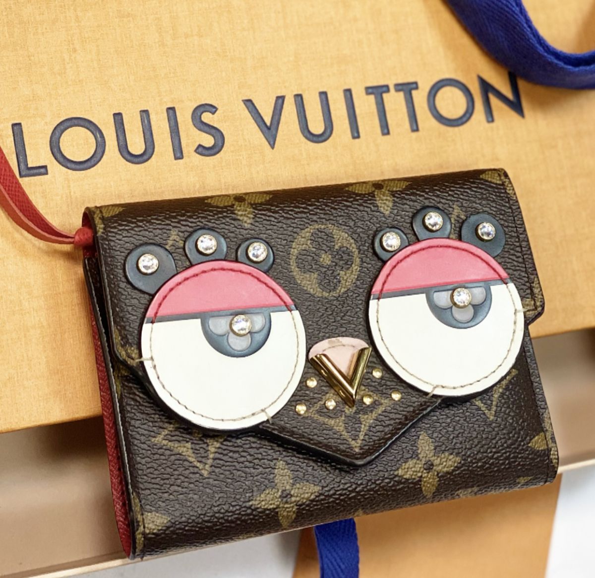 Кошелек Louis Vuitton цена 38 463 руб 