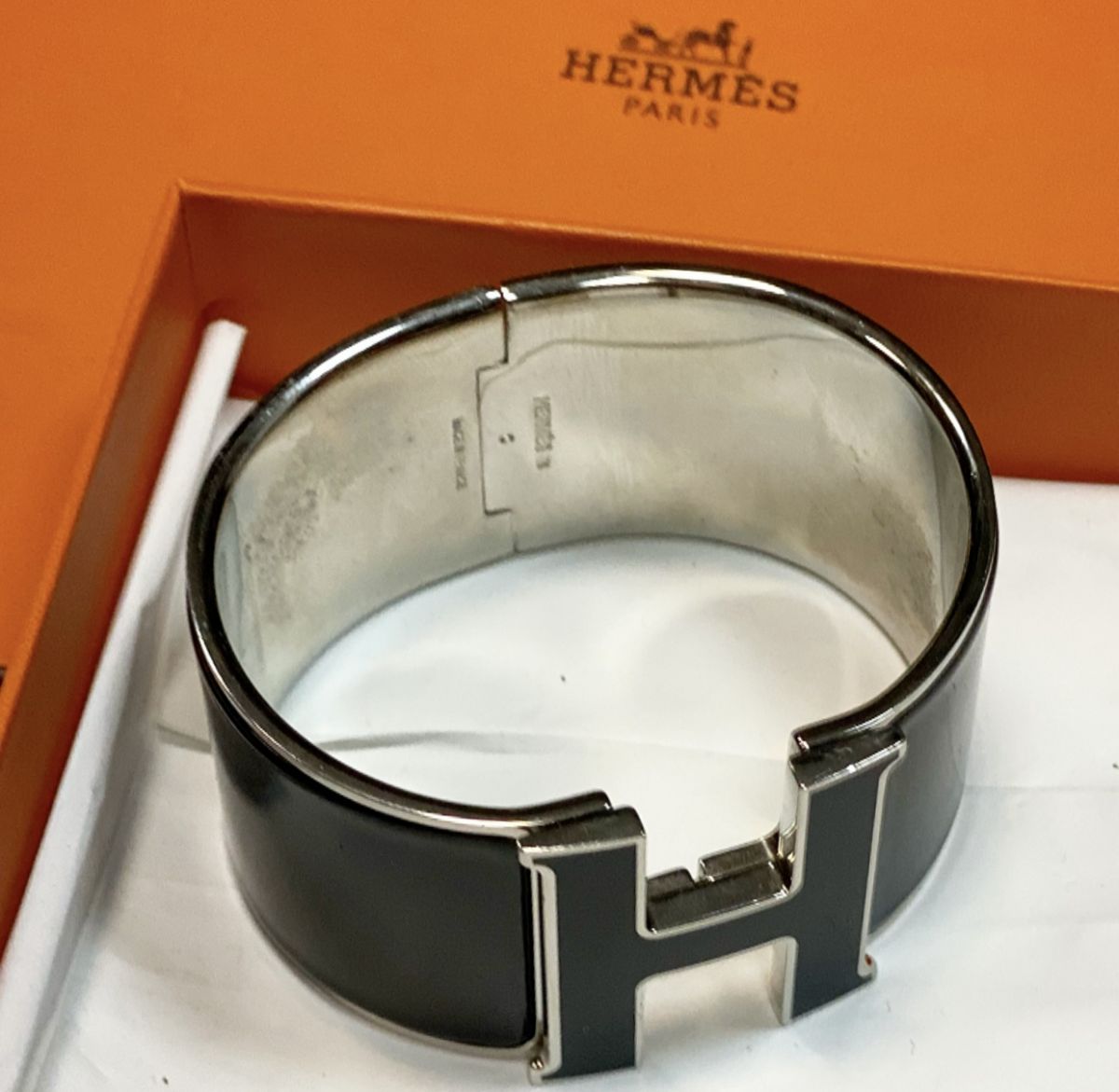 Браслет Hermes цена 33 847 руб 