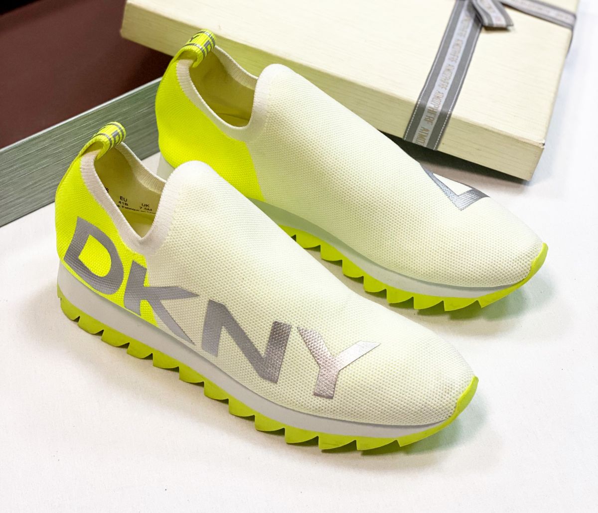 Кроссовки Dkny размер 41 цена 6 164 руб 