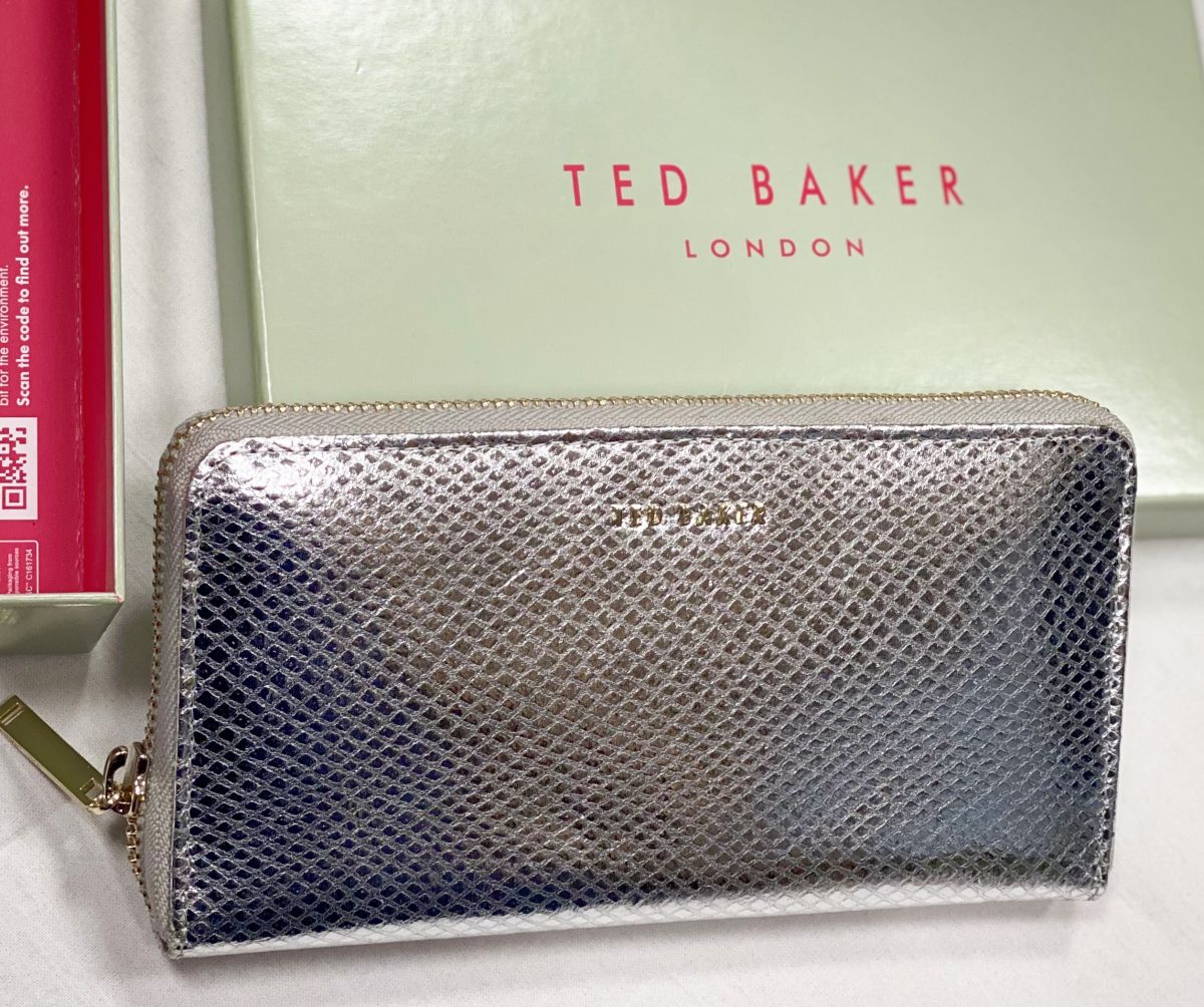 Кошелек Ted Baker цена 7 821 руб / новый / упаковка / 