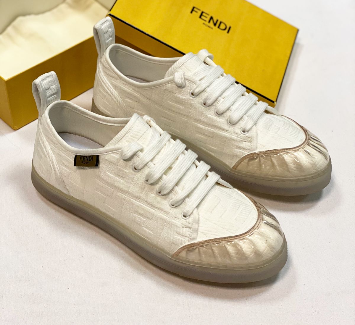 Кеды Fendi размер 38 цена 30 770 руб 