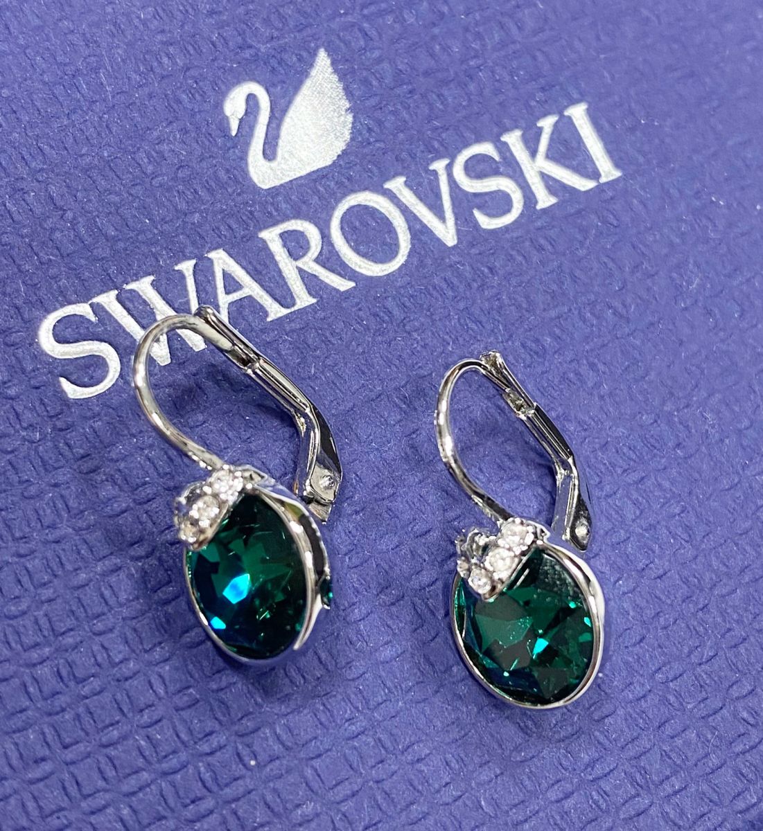 Серьги Swarovski цена 7 693 руб/в коробке/ 
