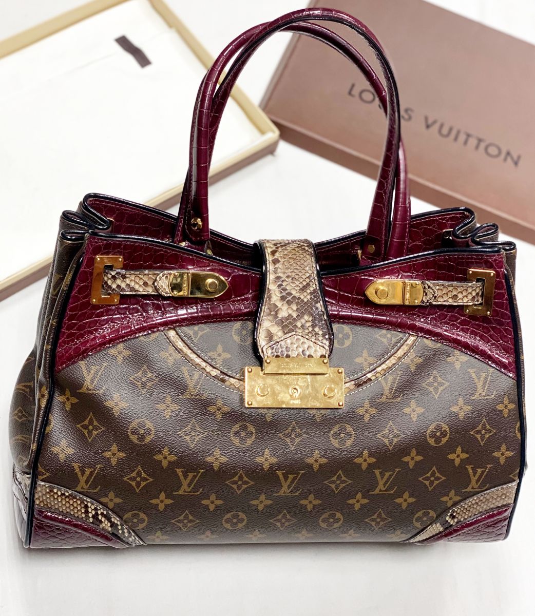 Сумка Louis Vuitton размер 40/28 цена 156 410 руб
