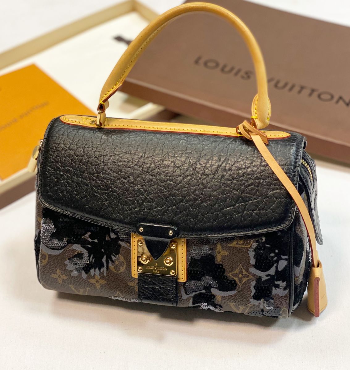 Сумка Louis Vuitton размер 24/17 цена 92 310 руб 