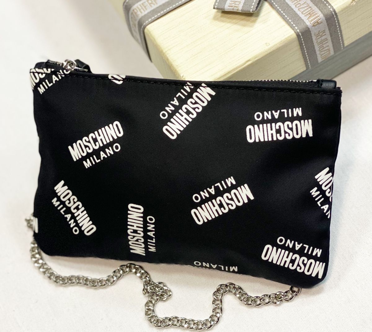 Сумочка Moschino размер 18/10 цена 4 616 руб