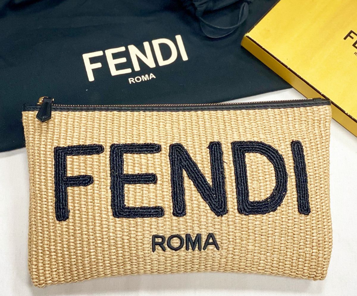 Клатч Fendi размер 28/18 цена 38 463 руб 