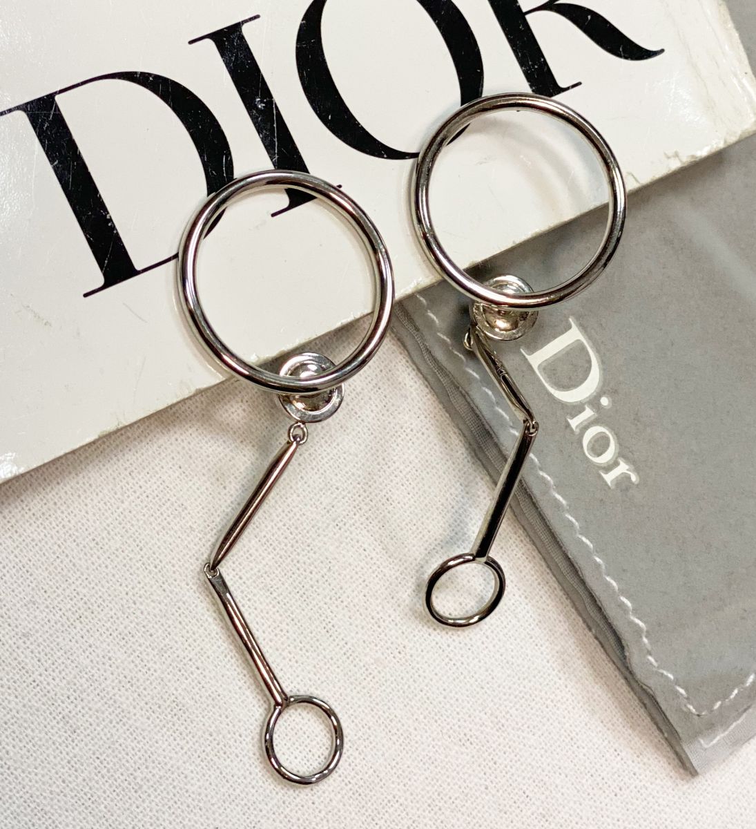 Серьги Dior цена  12 308 руб 